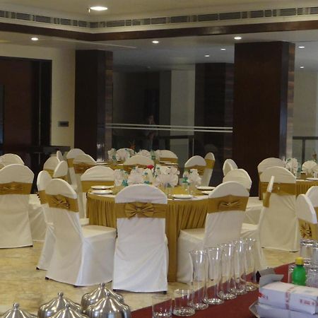 The Legend Hotel Allāhābād Junction Buitenkant foto