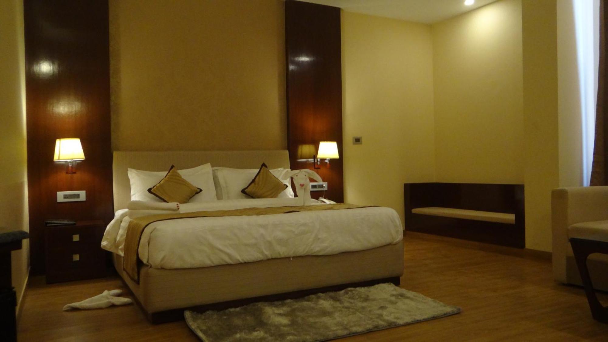The Legend Hotel Allāhābād Junction Buitenkant foto